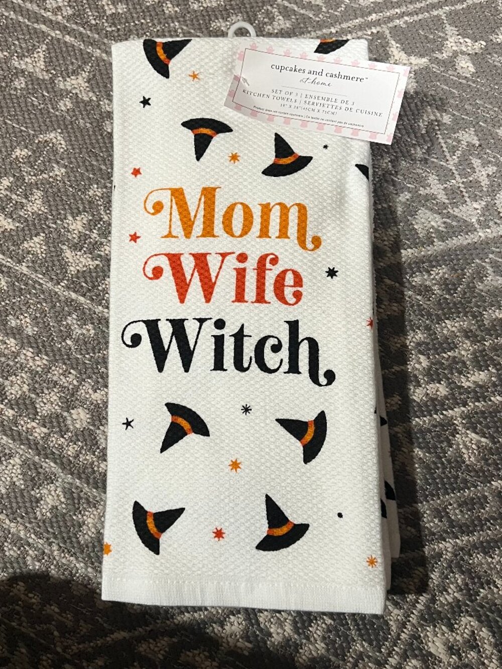 Cupcakes & cashmere halloween kitchen towels set 3 mom wife witch hats NWT